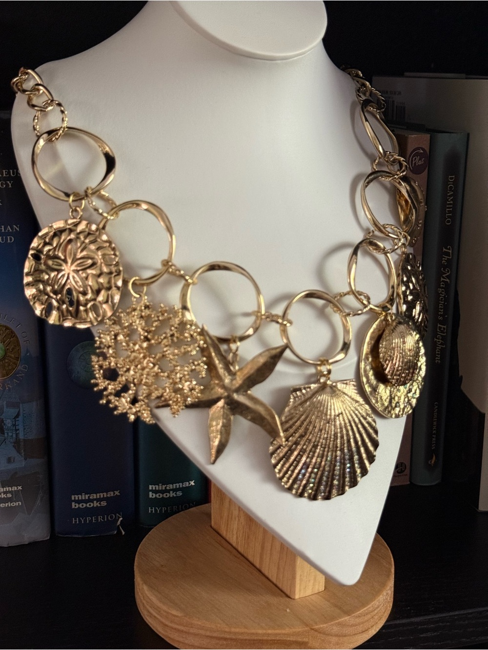 NWT Sequin Gold-Tone Sea Charms Chunky Statement Necklace with Starfish & Shells